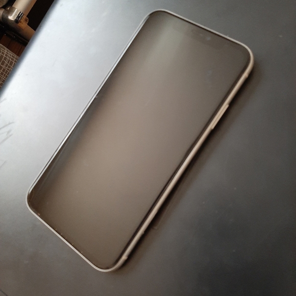 IPhone 11 - Picture 2 of 2